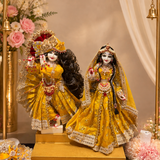 Peetambar Radha Krishna Poshak